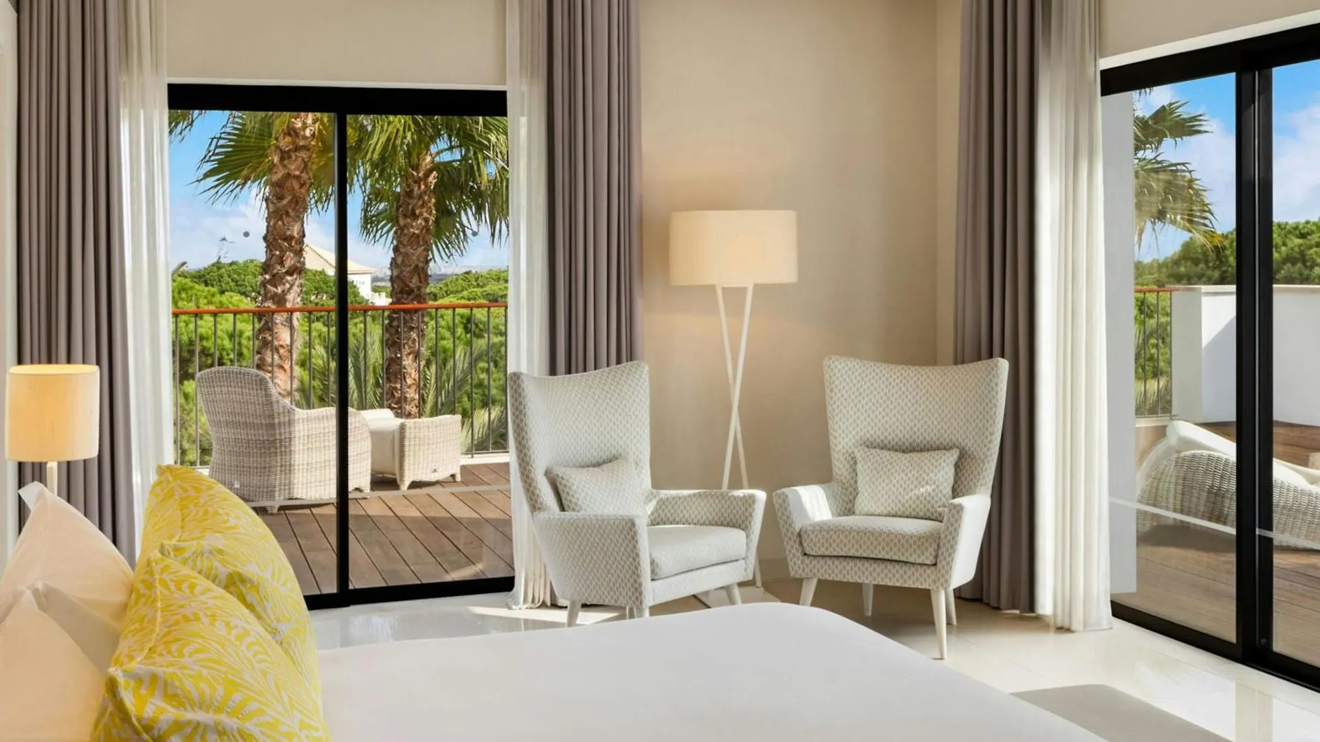 Pine Cliffs Ocean Suites, A Luxury Collection Resort & Spa, Algarve Albufeira Hotel