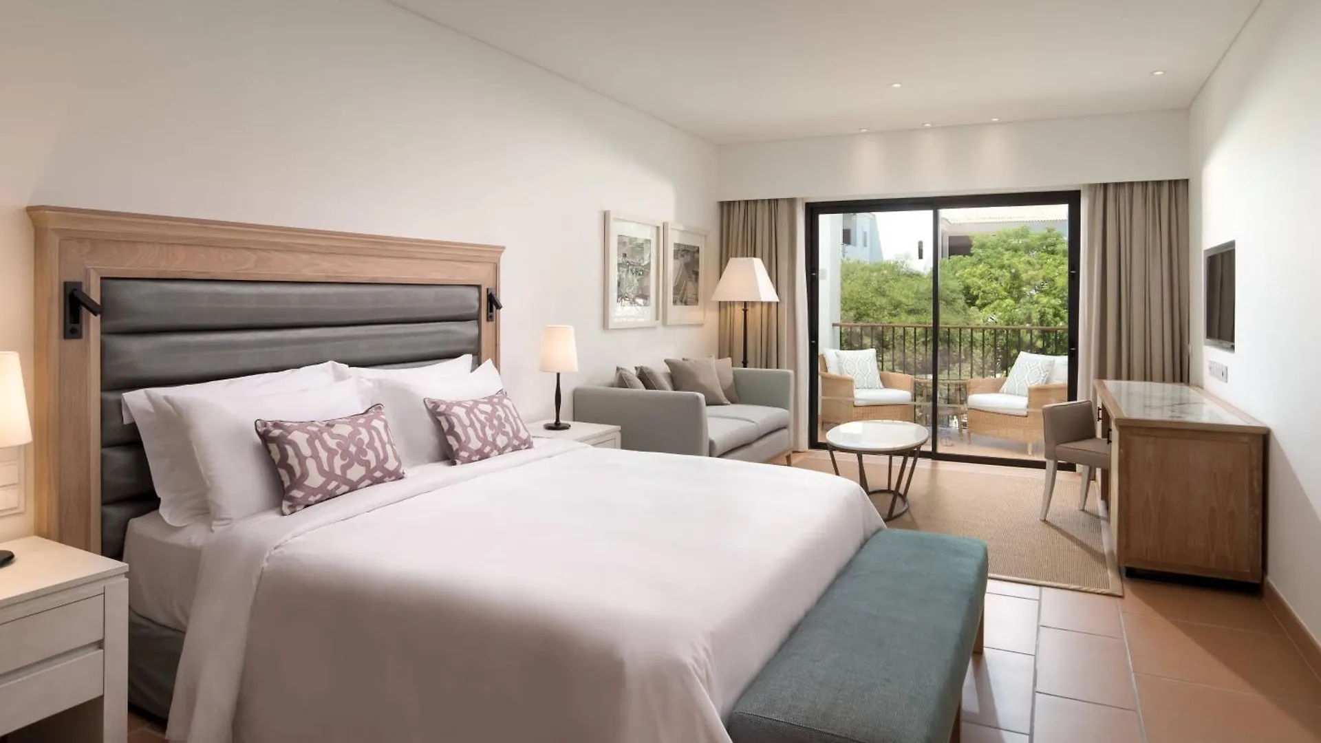 Pine Cliffs Ocean Suites, A Luxury Collection Resort & Spa, Algarve Albufeira 5*,